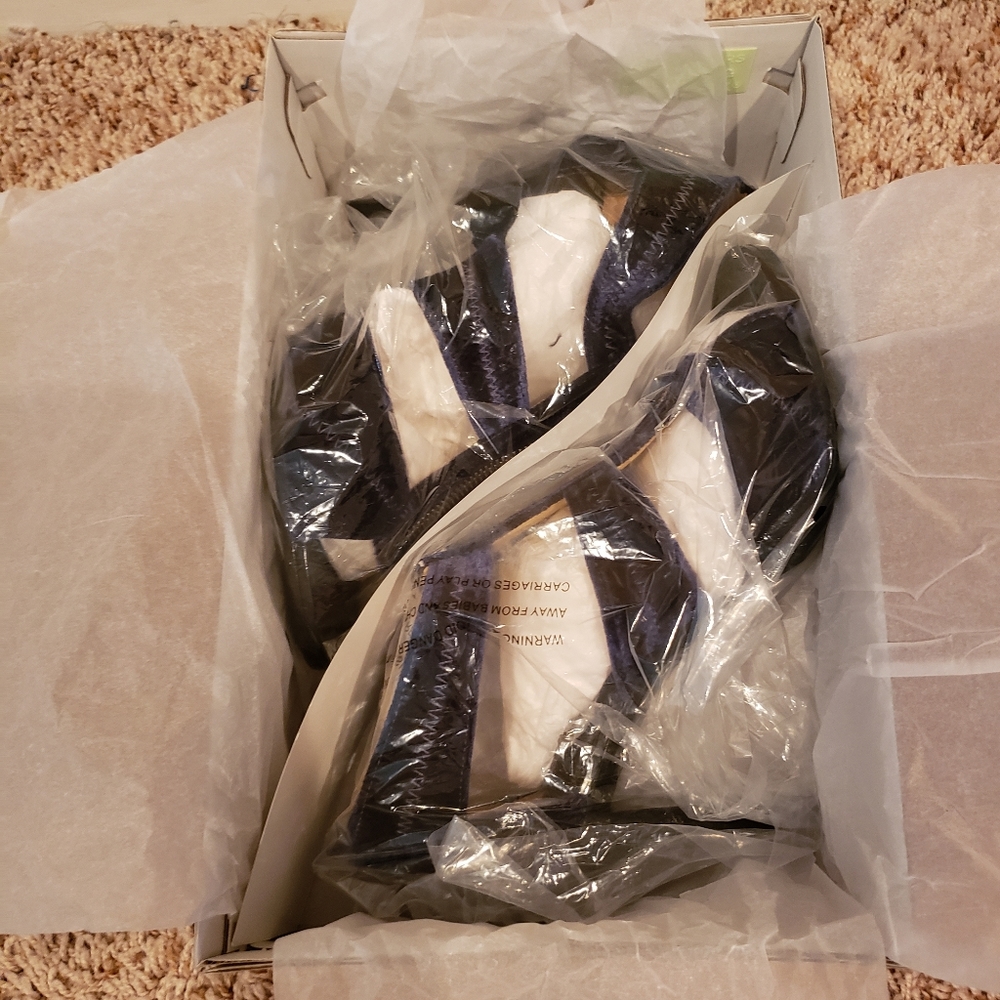 Michael Kors shoes - Picture 5 of 11